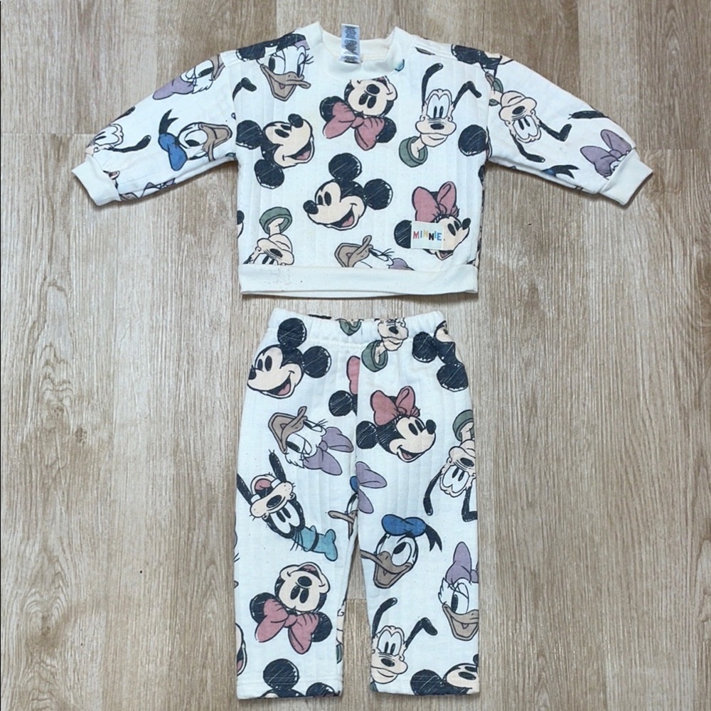 Disney Baby Mickey Minnie Daisy Donald Pluto Goofy Sweatsuit Set
